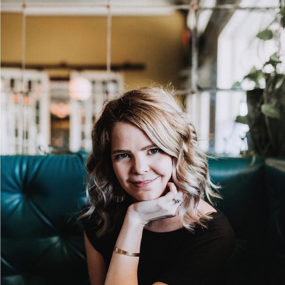 Meet your Posher, Rachel - Picture 2 of 6